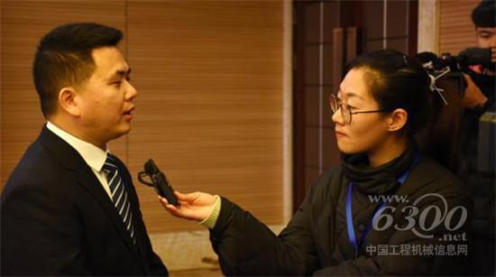 平潭宇通達(dá)科技發(fā)展有限公司董事長許旺福接受媒體采訪