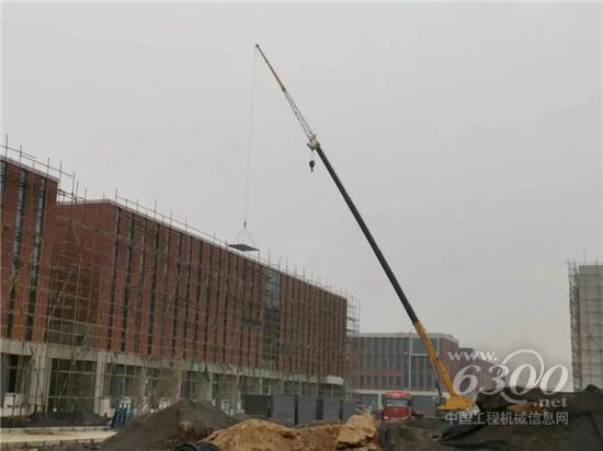 看柳工起重機(jī)為教育事業(yè)添磚加瓦