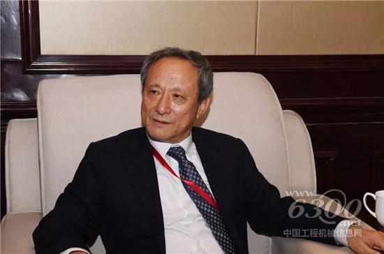 ?王民接受《新華日?qǐng)?bào)》專(zhuān)訪