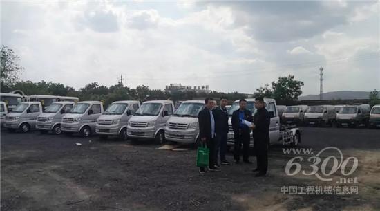 中集凌宇批量鉤臂車(chē)扮靚汾陽(yáng)