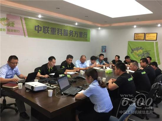 中聯(lián)重科工程起重機公司服務萬里行