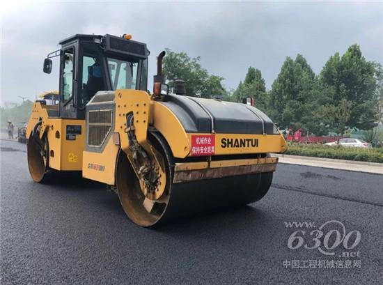 山推路面設(shè)備助力327國道高效翻建完成
