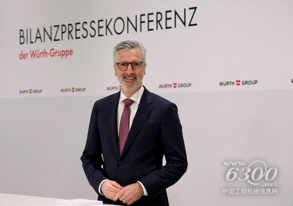 2023年5月4日，伍爾特集團(tuán)中央管理委員會主席Robert Friedmann出席2022年度財務(wù)報告新聞發(fā)布會