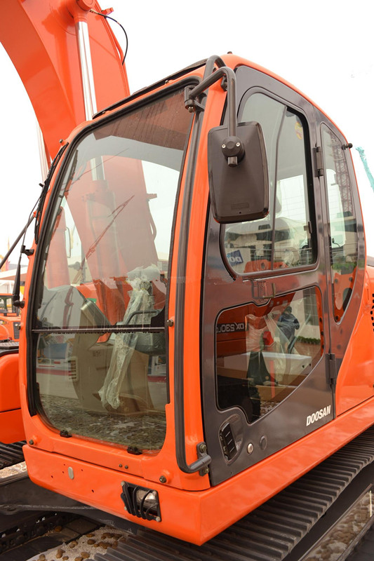 斗山DX150LC挖掘機(jī)