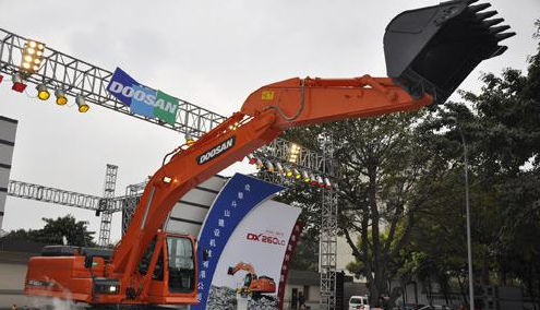 斗山DX260LC挖掘機(jī)