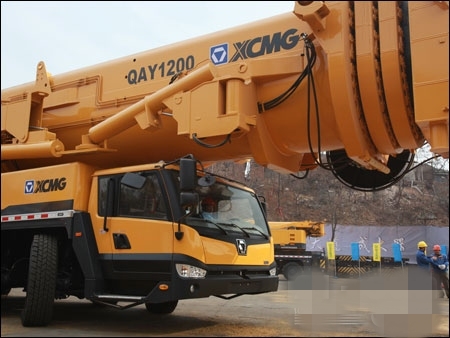 徐工QAY1200全路面汽車起重機(jī)