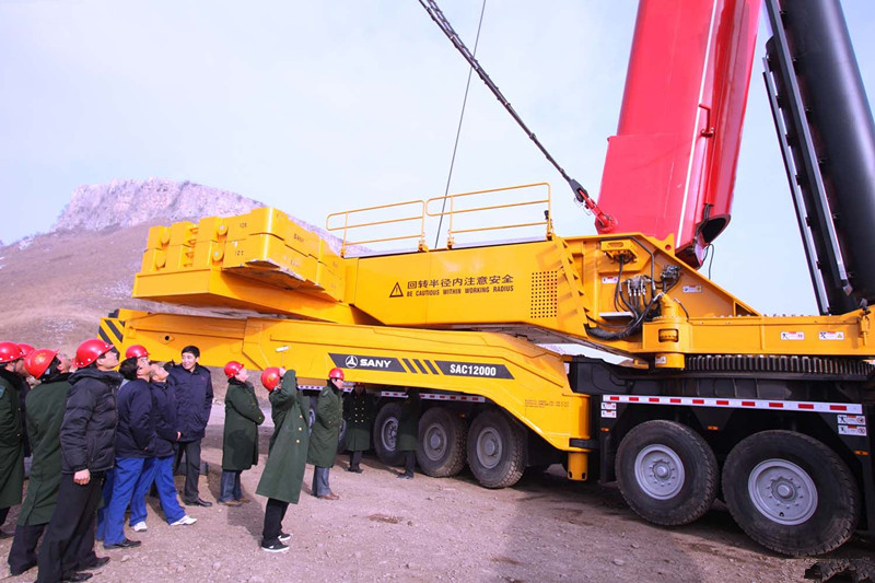 徐工QAY1200全路面汽車起重機(jī)