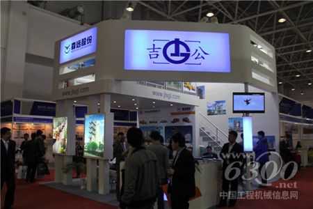 品質(zhì)為先 筑路天下—專訪吉林省公路機(jī)械有限公司經(jīng)營副總許長虹