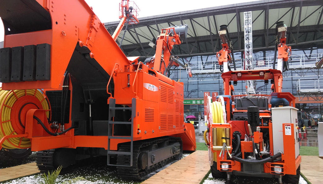 Bauma China 2016——江西鑫通機(jī)械制造有限公司展臺(tái)風(fēng)采