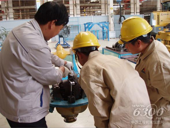 山東臨工三階段正流量挖掘機(jī)服務(wù)培訓(xùn)（一）