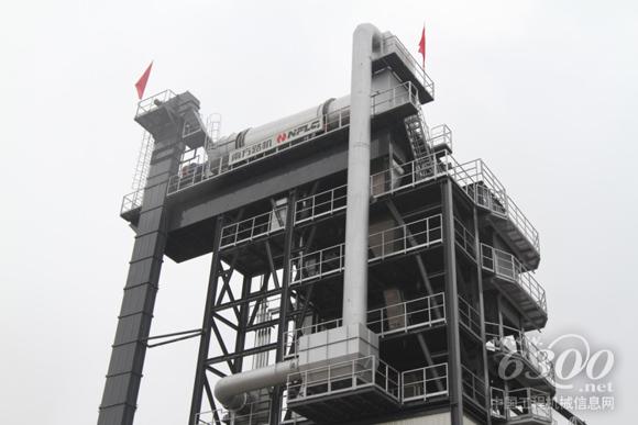 南方路機(jī)環(huán)保型瀝青混合料攪拌設(shè)備