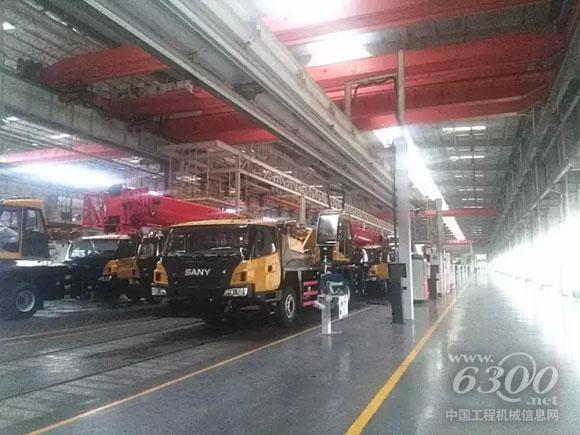 三一重工起重機(jī)車(chē)間