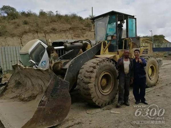 在肯尼亞使用了23000多小時的徐工LW541裝載機(jī)