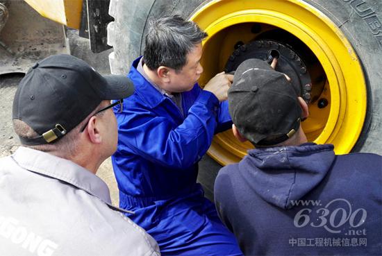 精準(zhǔn)排除故障 柳工服務(wù)獲客戶高度評價