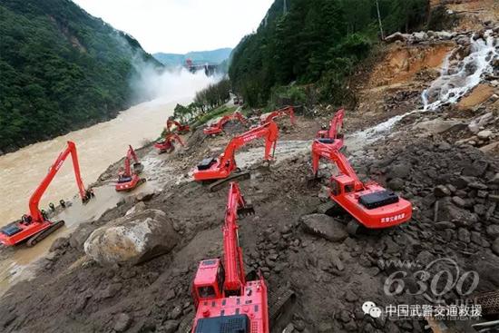 風(fēng)口浪尖 他和戰(zhàn)友們迎難而上