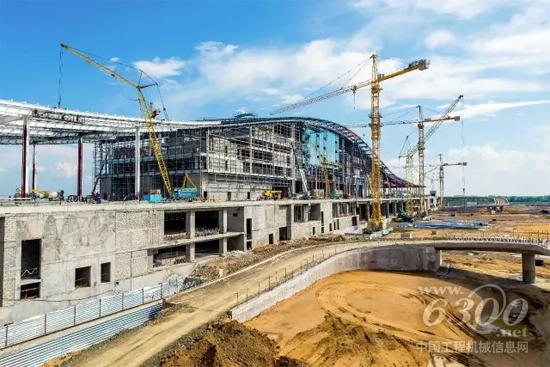 阿斯塔納新火車站建設(shè)現(xiàn)場