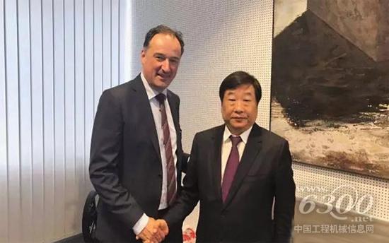 濰柴董事長譚旭光率隊(duì)訪問位于德國科隆市的道依茨公司總部
