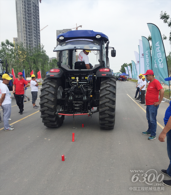 雷沃歐豹成為濱州機(jī)手大賽唯一指定用車3.png