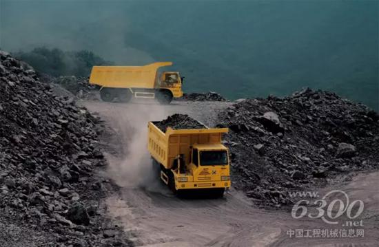 徐工非公路自卸車再獲300臺(tái)大訂單！