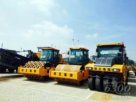 徐工高端、成套化道路機(jī)械整齊停放在天津·五洲國際集裝箱碼頭