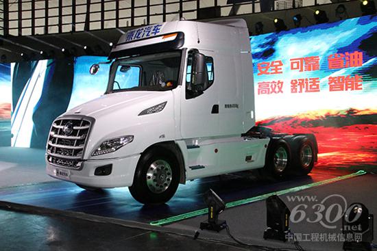 高端長頭重卡乘龍T7榮耀上市 引領(lǐng)智能卡車新時代