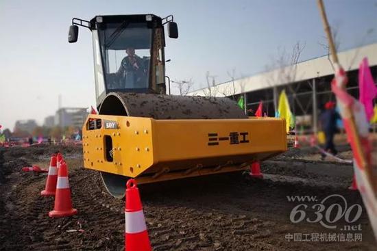 三一壓路機
