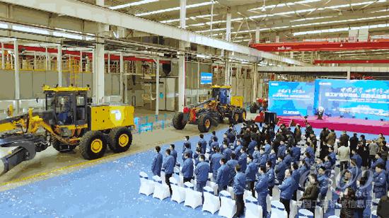 徐工礦用平地機(jī)、壓路機(jī)批量交付國(guó)際高端市場(chǎng)！