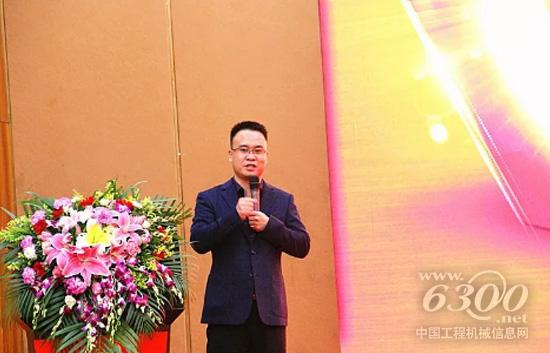 廣西弘德茂機(jī)械有限公司總經(jīng)理葉祖科先生宣布此次購機(jī)政策