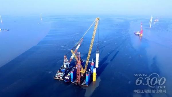 XGC28000履帶起重機(jī)海上風(fēng)電吊裝