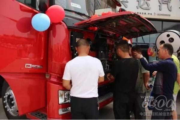 客戶現(xiàn)場體驗展車