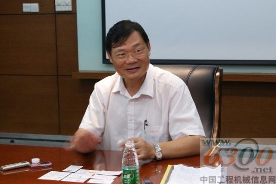 中建四局董事長(zhǎng)葉浩文先生接受記者采訪