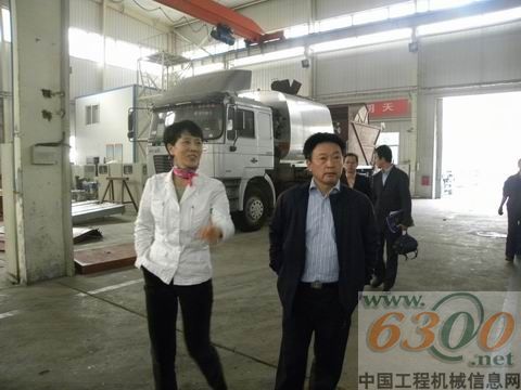 陜西省工信廳田力副廳長一行視察達(dá)剛路機(jī)