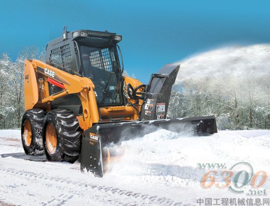 凱斯440HD滑移裝載機(jī)吹雪機(jī)組合