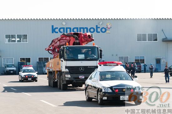3月27日上午，泵車出發(fā)前往福島核電站