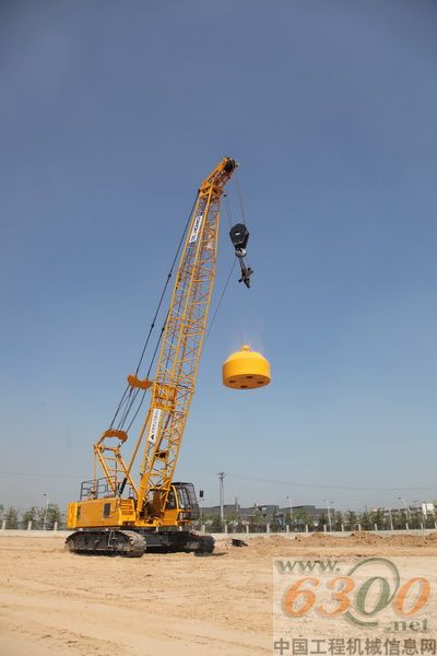 徐工 履帶式強(qiáng)夯機(jī)