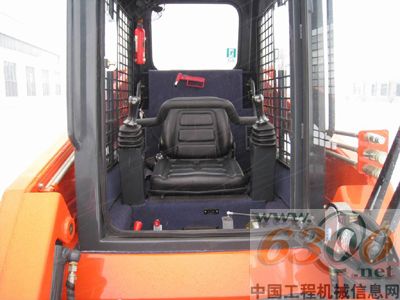 威肯,滑移裝載機(jī)