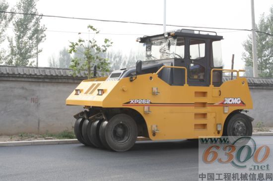 徐工 壓路機(jī)