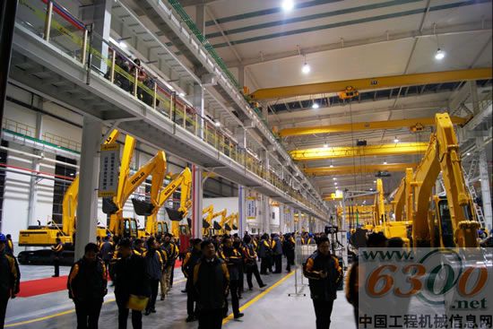 山東臨工,兩萬(wàn)臺(tái)挖掘機(jī)生產(chǎn)基地