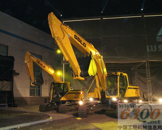 山東臨工,兩萬(wàn)臺(tái)挖掘機(jī)生產(chǎn)基地
