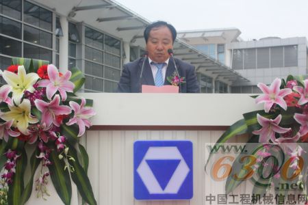 福建省晉江市市長(zhǎng)助理黃執(zhí)榮致詞