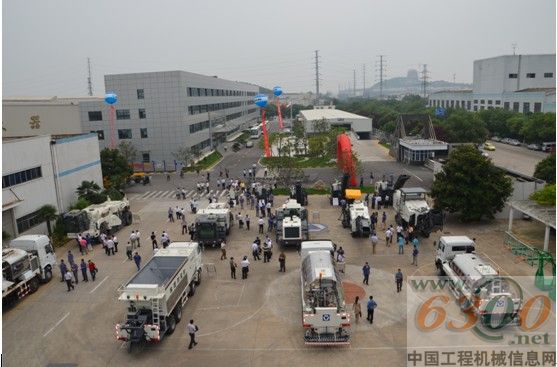 2012年徐工筑路高新產品展示會隆重召開